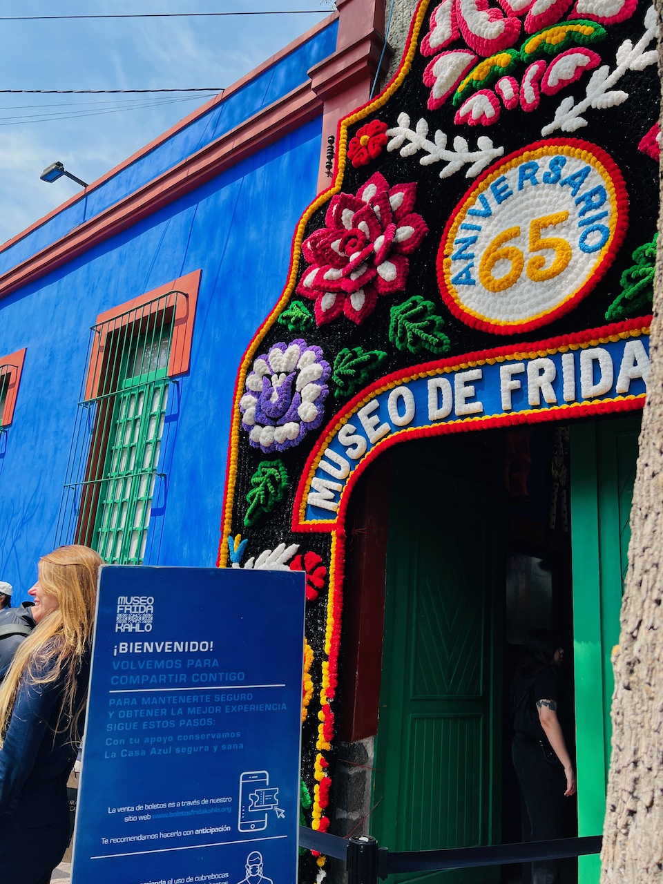 Frida's blue house